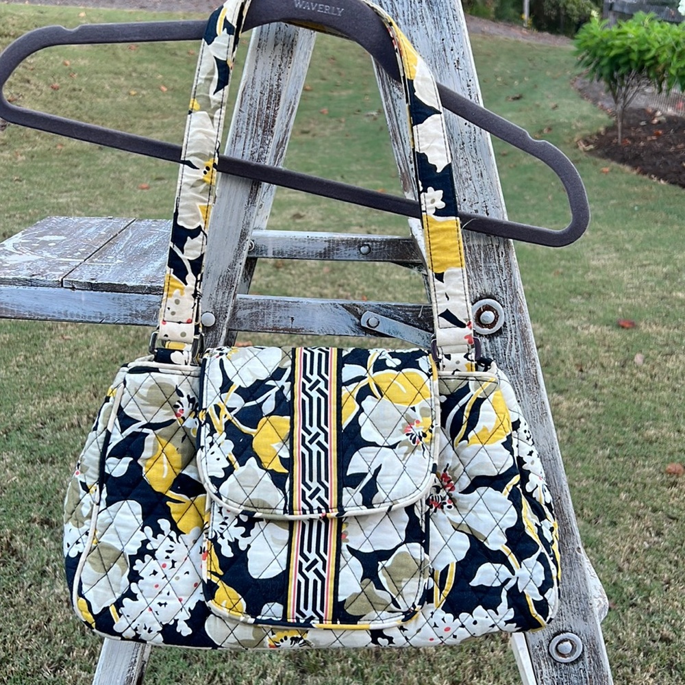 Vera Bradley Purse Retired Dogwood Pattern